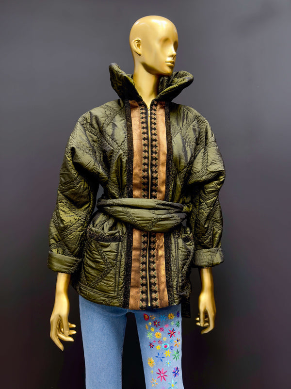 Jacheta din fas cu aplicatii lucrate manual  LPM02